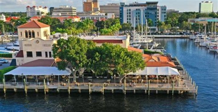10 best waterfront restaurants for outdoor dining in Bradenton area