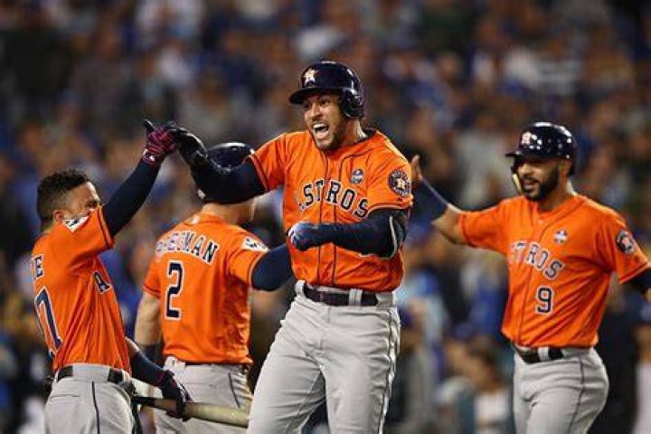 Astros' Alex Bregman and wife Reagan expecting first child