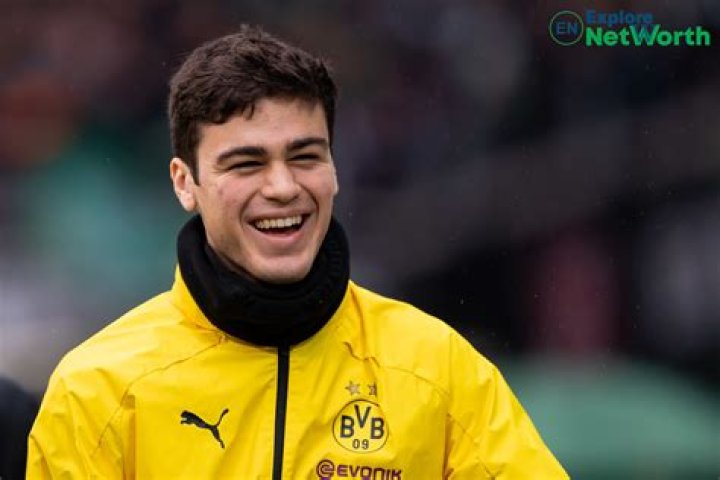 Giovanni Reyna Biography, Age, Salary, Family, Net Worth, Wiki, Height