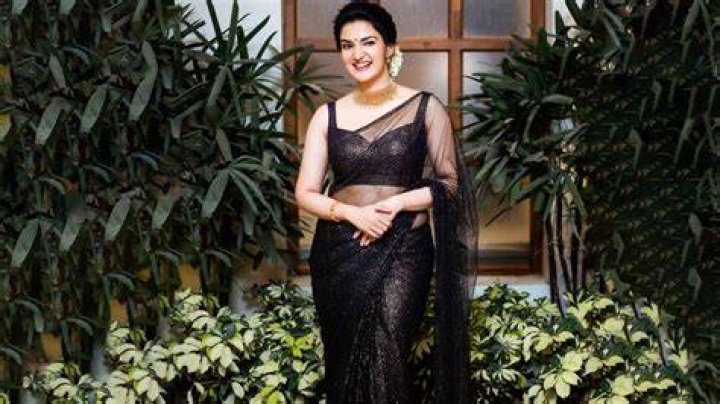 Honey Rose Biography, Height & Life Story Super Stars Bio