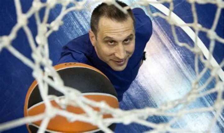 Israeli David Blatt steps down as head coach of Greek basketball team