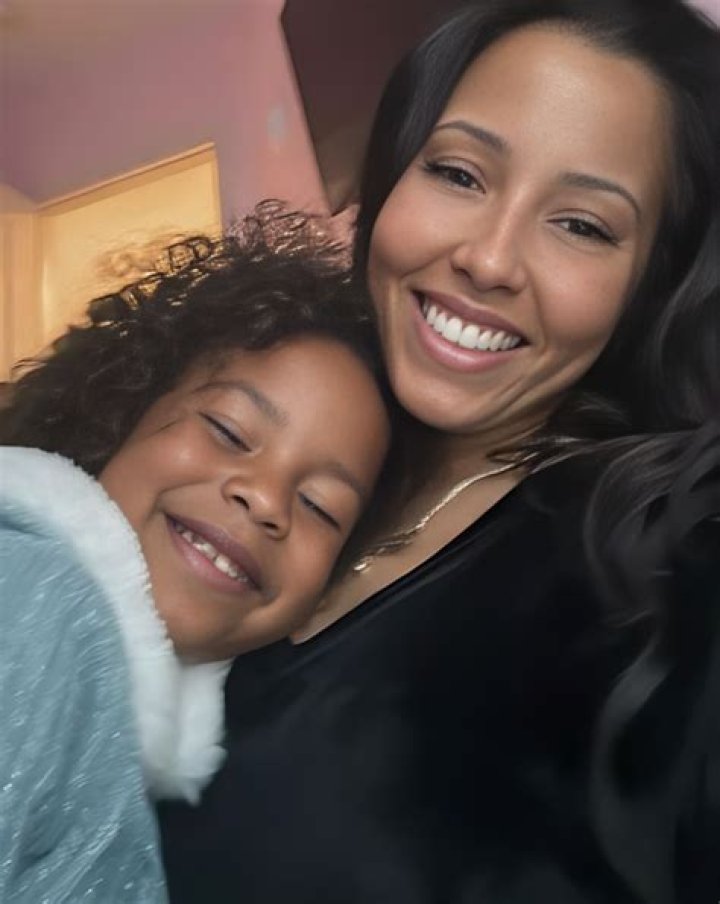 Samantha Logan Wiki, Bio, Age, Net Worth, and Other Facts Facts Five