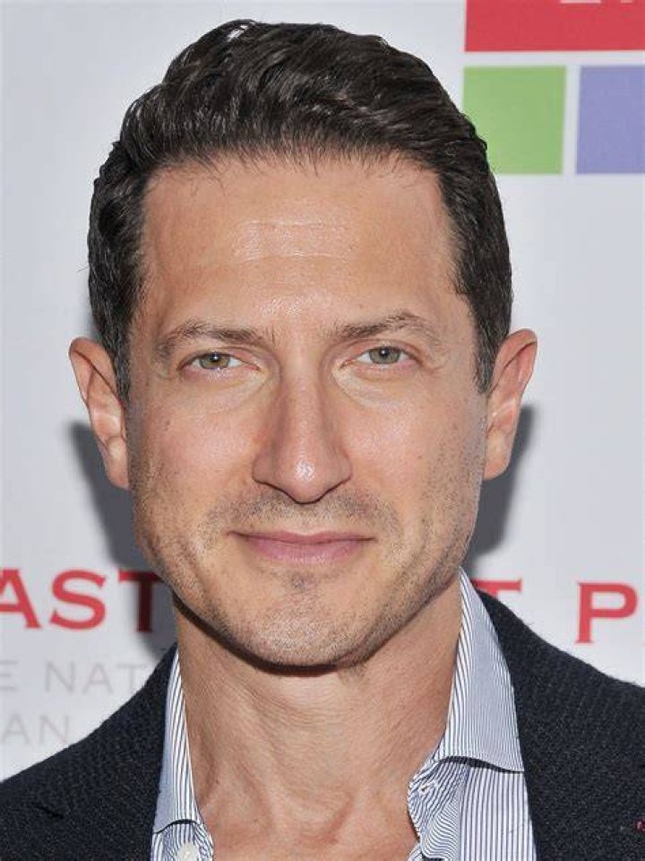 Sasha Roiz's Wiki Biography, wife, gay, net worth. Is he gay