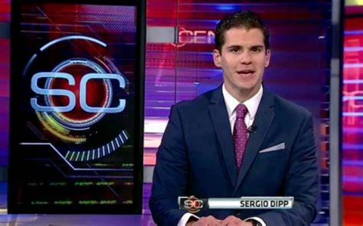 Sergio Dipp, periodista de ESPN, celebra que venci&oacute; el c&aacute;ncer