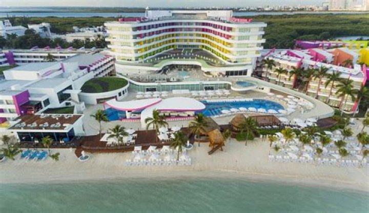 Temptation Cancun Resort [Hotel Review] &mdash; drillinjourneys