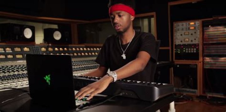 Watch Metro Boomin make a massive 808 drum track
